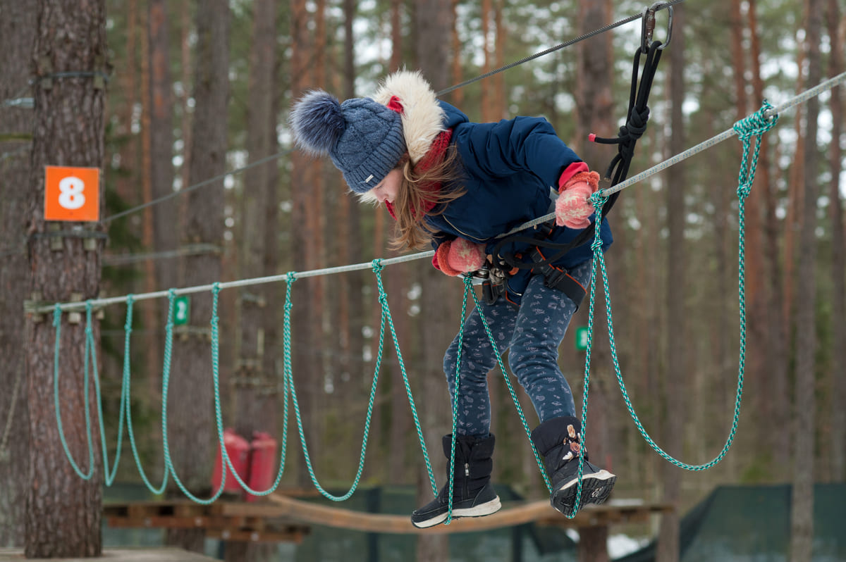 Загородный клуб «Фестивальный» приглашает детей 10-14 лет на зимнюю смену «Новая стихия»